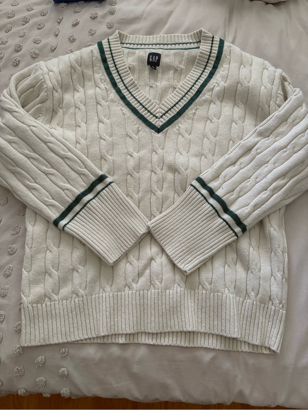 GAP Cream Cable-Knit V-Neck Sweater with Green Trim